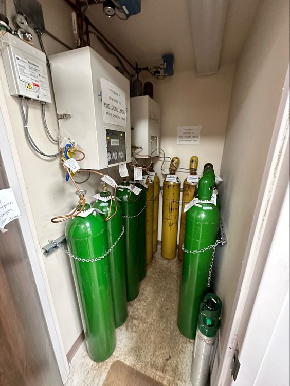 Industrial Applications Semiconductor Industry Cylinder Gas Bcl3 Gas Boron Trichloride 1